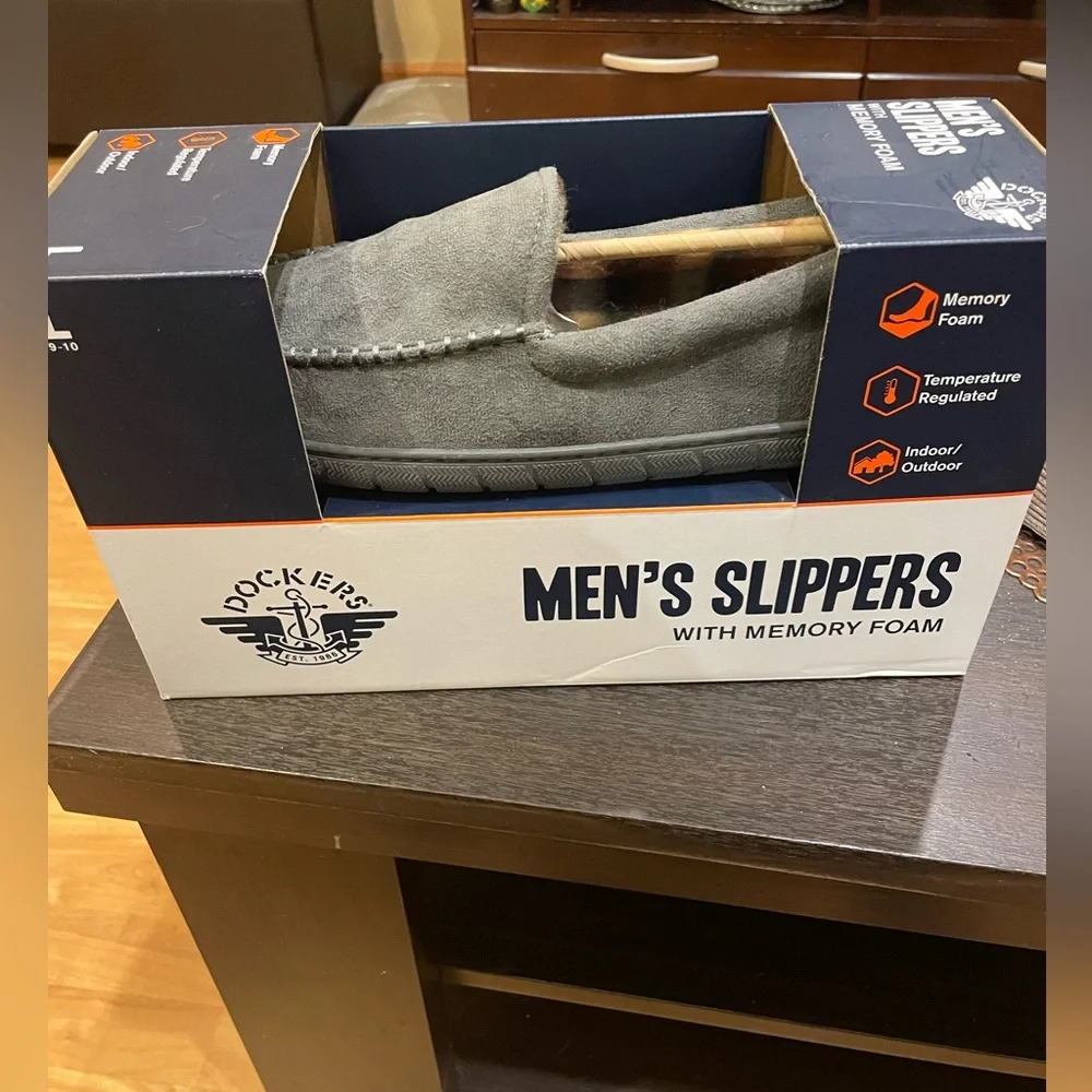 Dockers Men's Grey Slippers with Memory Foam